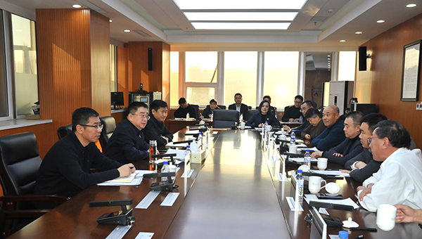 伟德体育(中国)官方网站
组织召开迎新年民营经济茶叙会